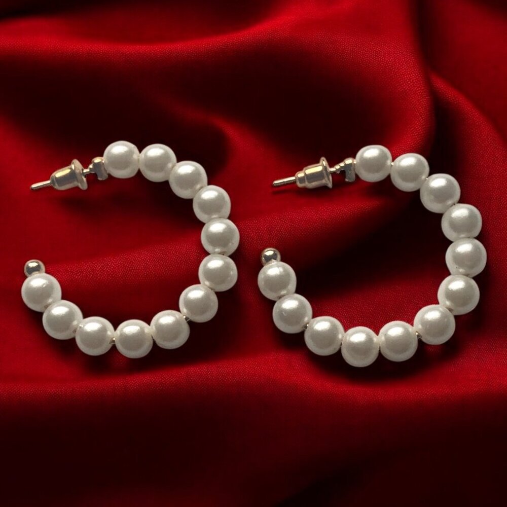 NEW PEARL HOOP EARRINGS —GOLD TONE • 1.5” HOOPS Costume Jewelry Women's Earrings - Picture 10 of 10